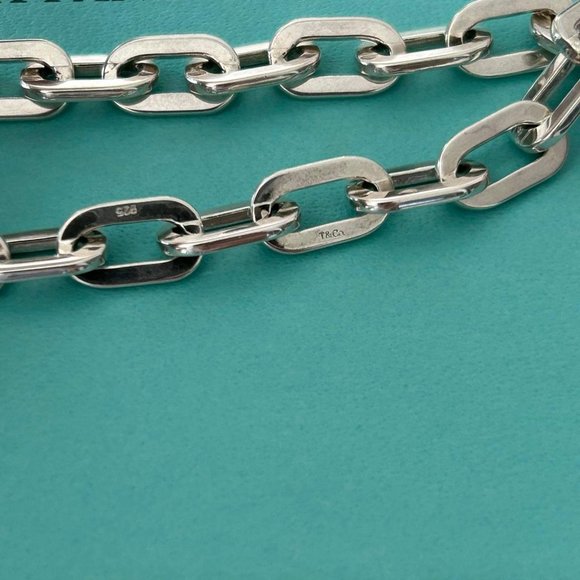 SOLD Tiffany Vintage Flat Oval Link Bracelet - Picture 6 of 6